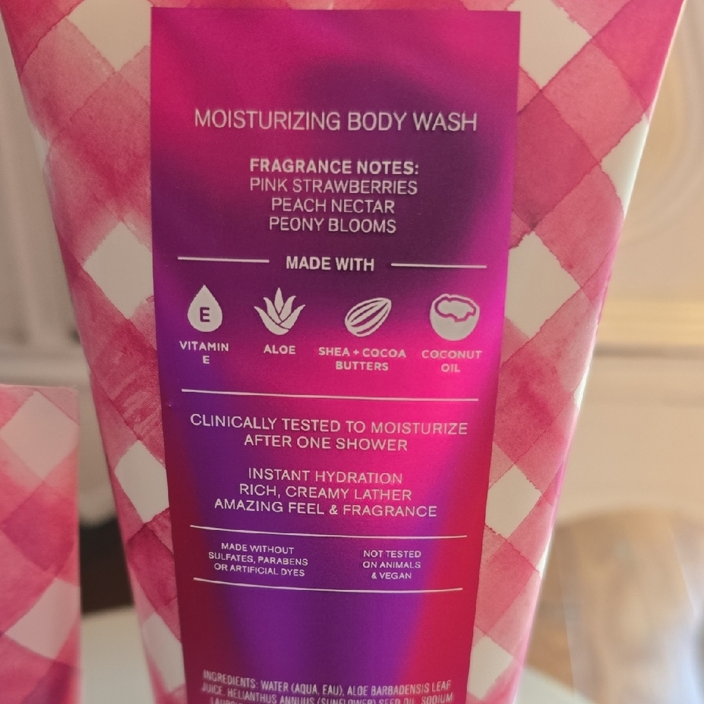 Bath & Body Works Gingham Gorgeous Pink Body Wash & Scrub Set - Picture 3 of 4